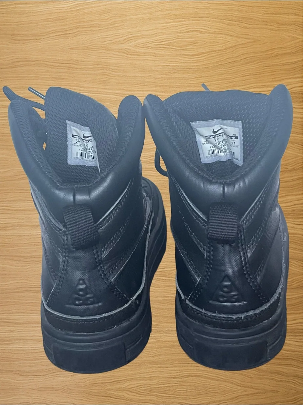 EUC Nike ACG Woodside II Triple Black Hiking/Casual Leather Nylon Boots Size 2Y
